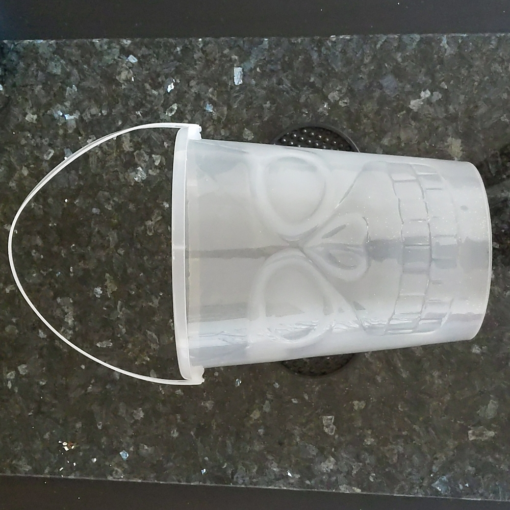 Glow in the dark bucket